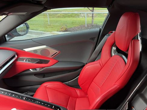 Used 2021 Chevrolet Corvette Stingray Preferred Cpe w/ Z51 Performance Package RWD image 27