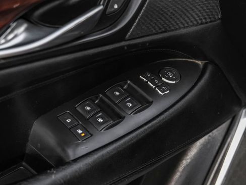 Used 2015 Cadillac Escalade Luxury image 46