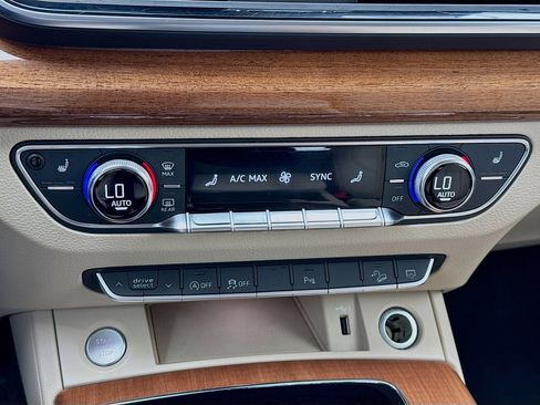 Used 2021 Audi Q5 2.0T Premium image 12