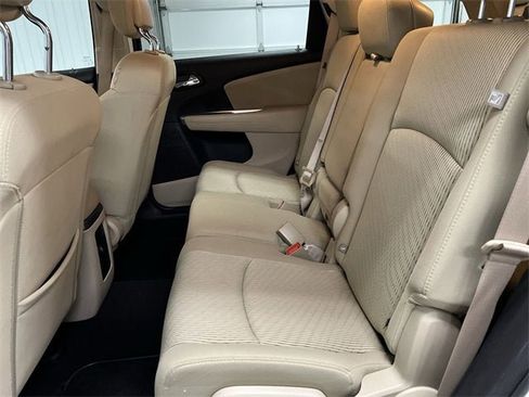 Used 2016 Dodge Journey SE w/ Flexible Seating Group image 23