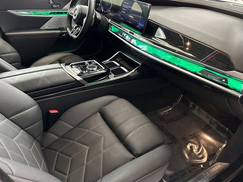 Certified 2023 BMW 740i w/ Executive Package RWD image 32