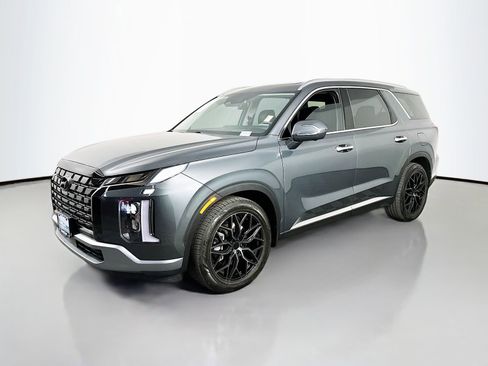 Used 2023 Hyundai Palisade Limited AWD/4WD image 3