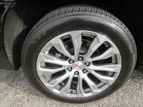 Used 2023 GMC Yukon XL Denali w/ LPO, Floor Liner Package AWD/4WD image 10