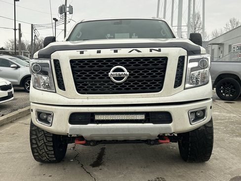 Used 2017 Nissan Titan PRO-4X image 3