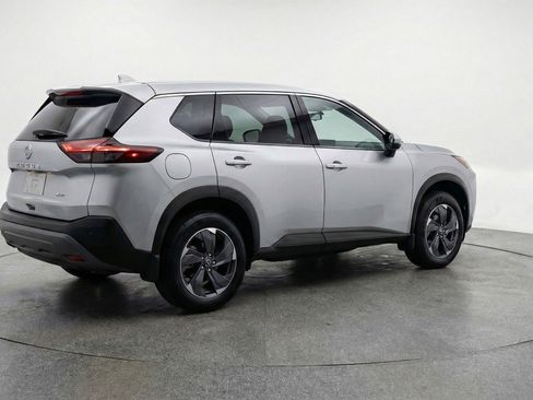 Used 2025 Nissan Rogue SV FWD image 9