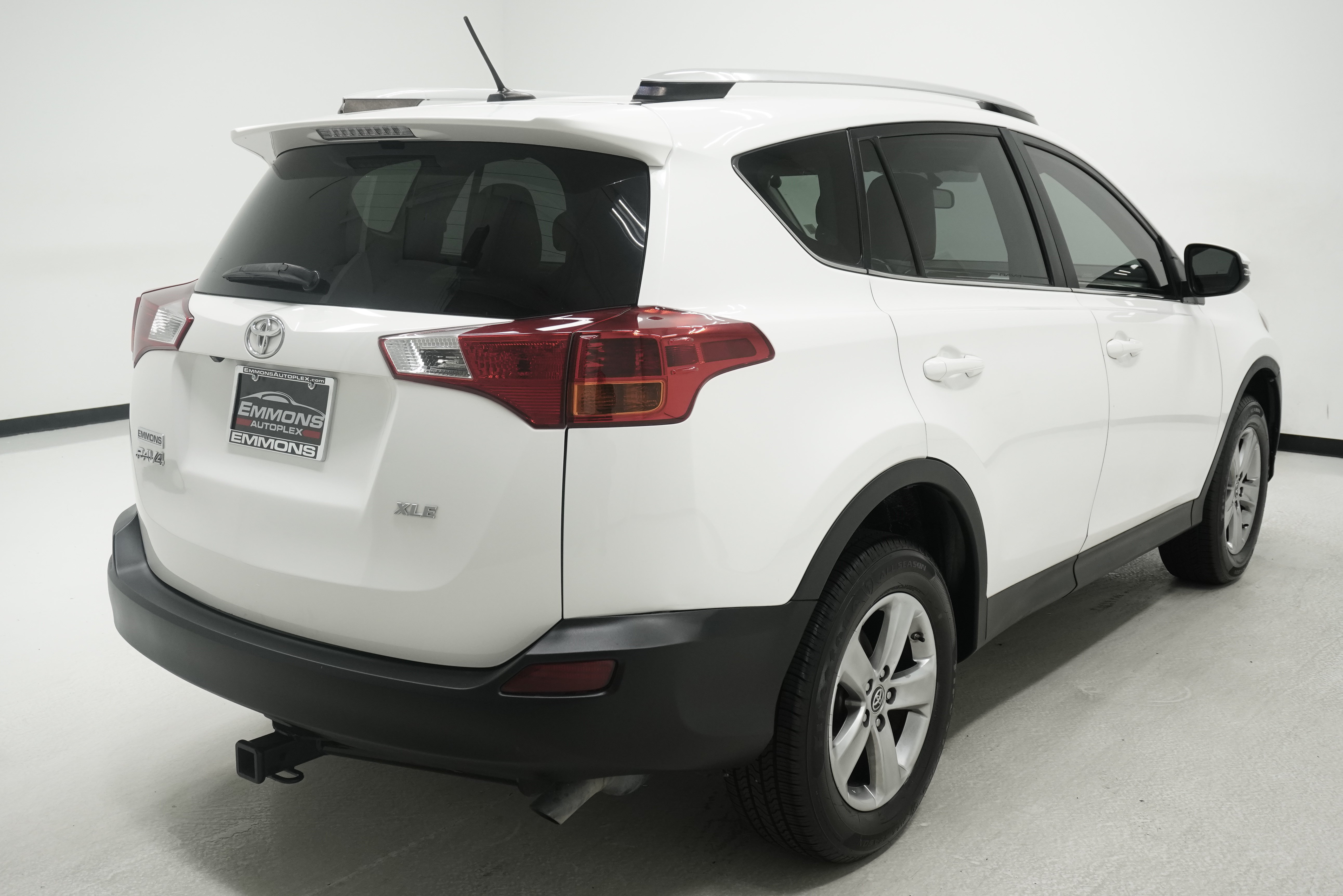Used 2015 Toyota RAV4 XLE FWD image 4