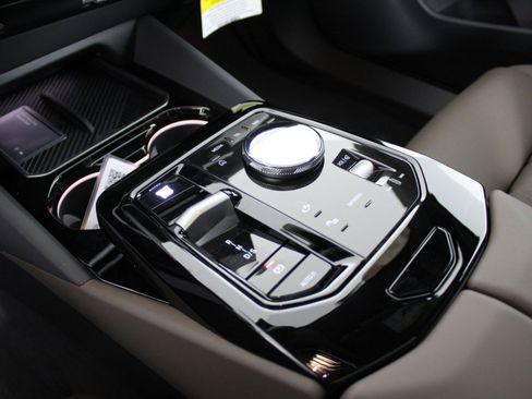 New 2026 BMW 530i xDrive w/ Premium Package image 16