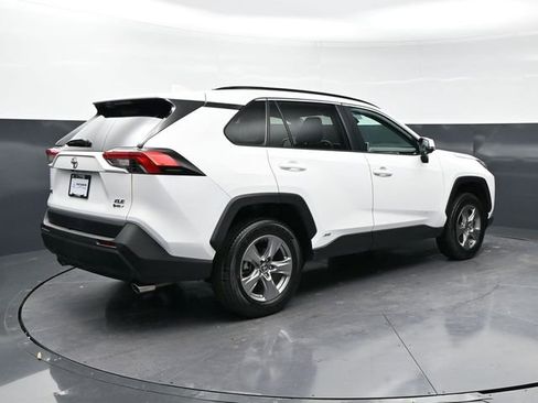 Used 2025 Toyota RAV4 XLE AWD/4WD image 5