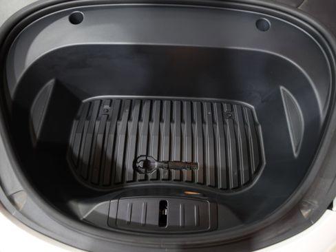 Used 2021 Tesla Model 3 Standard Range Plus image 24