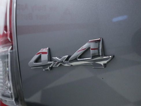 Used 2021 Toyota Tacoma Limited image 32