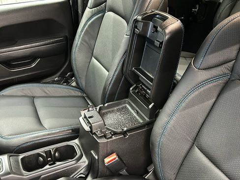 Used 2024 Jeep Wrangler Unlimited Rubicon 4xe w/ Technology Group image 28