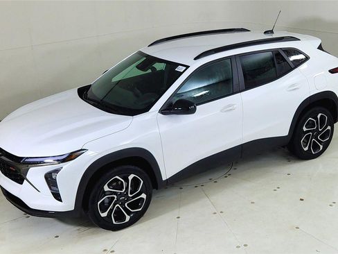 New 2026 Chevrolet Trax RS image 18