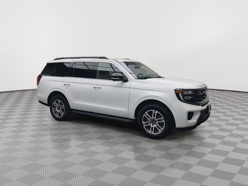 Certified 2025 Ford Expedition Active AWD/4WD image 47