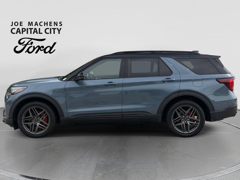 Used 2025 Ford Explorer ST w/ Sun And Sound Package AWD/4WD image 8