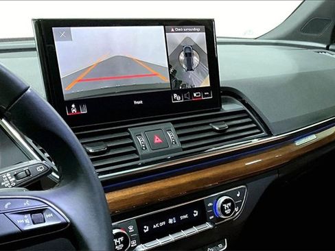 Used 2023 Audi Q5 e Prestige w/ Prestige Package image 6