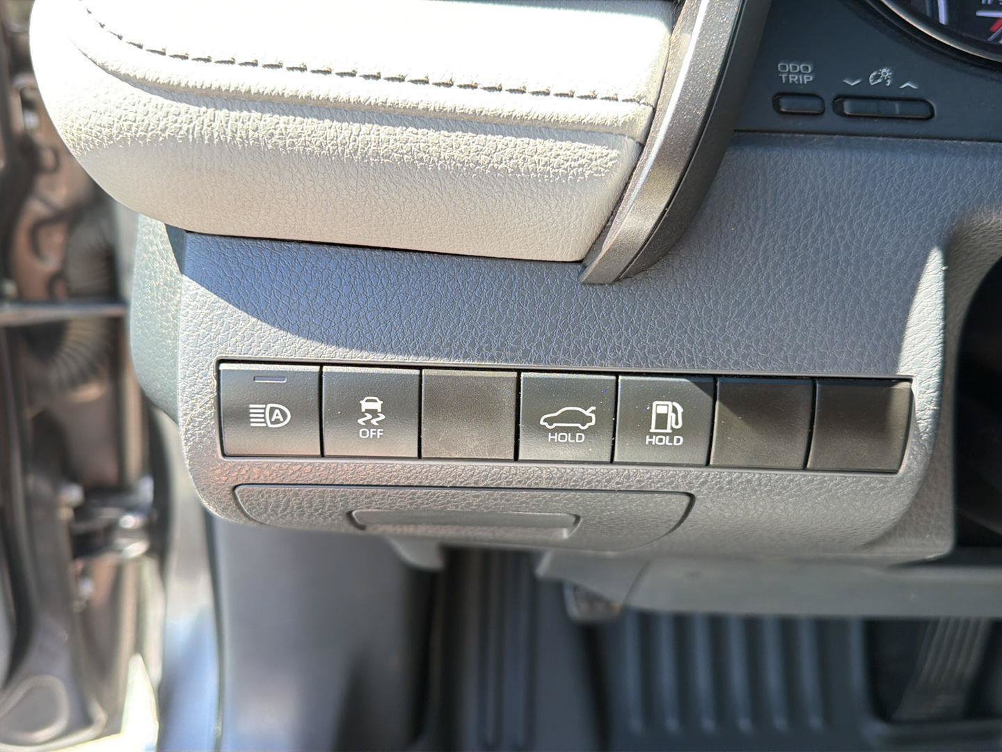 Used 2021 Toyota Camry SE FWD image 19