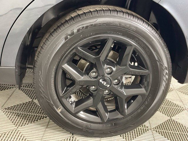 Used 2025 Kia Soul LX w/ LX Technology Package FWD image 9