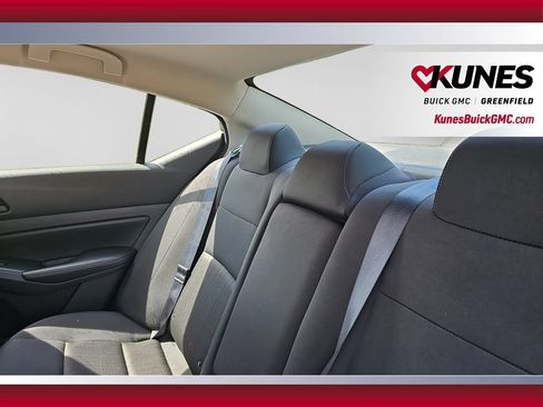 Used 2025 Nissan Altima 2.5 SV FWD image 17