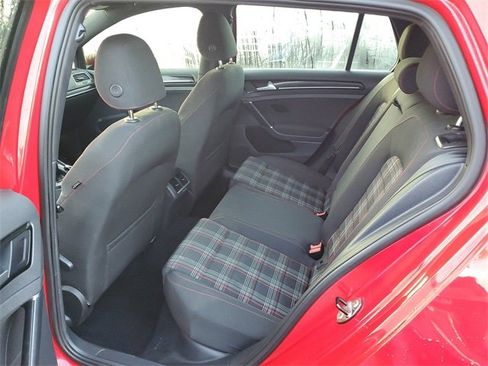 Used 2016 Volkswagen Golf S image 10