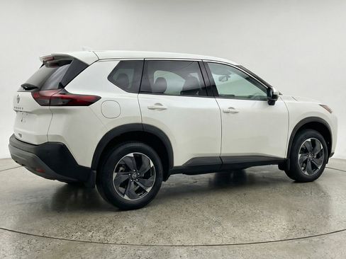 Used 2025 Nissan Rogue SV AWD/4WD image 9