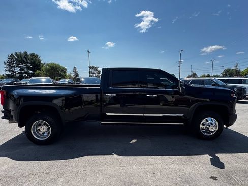 Used 2025 Chevrolet Silverado 3500 High Country w/ Technology Package AWD/4WD image 7
