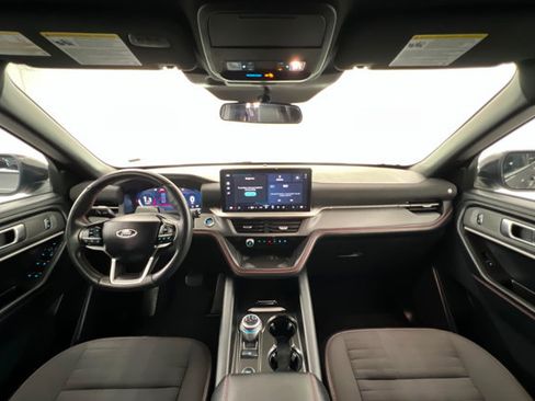 Used 2025 Ford Explorer ST-Line AWD/4WD image 9