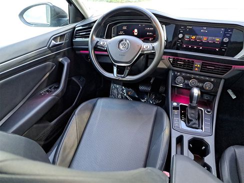 Certified 2019 Volkswagen Jetta SEL image 10