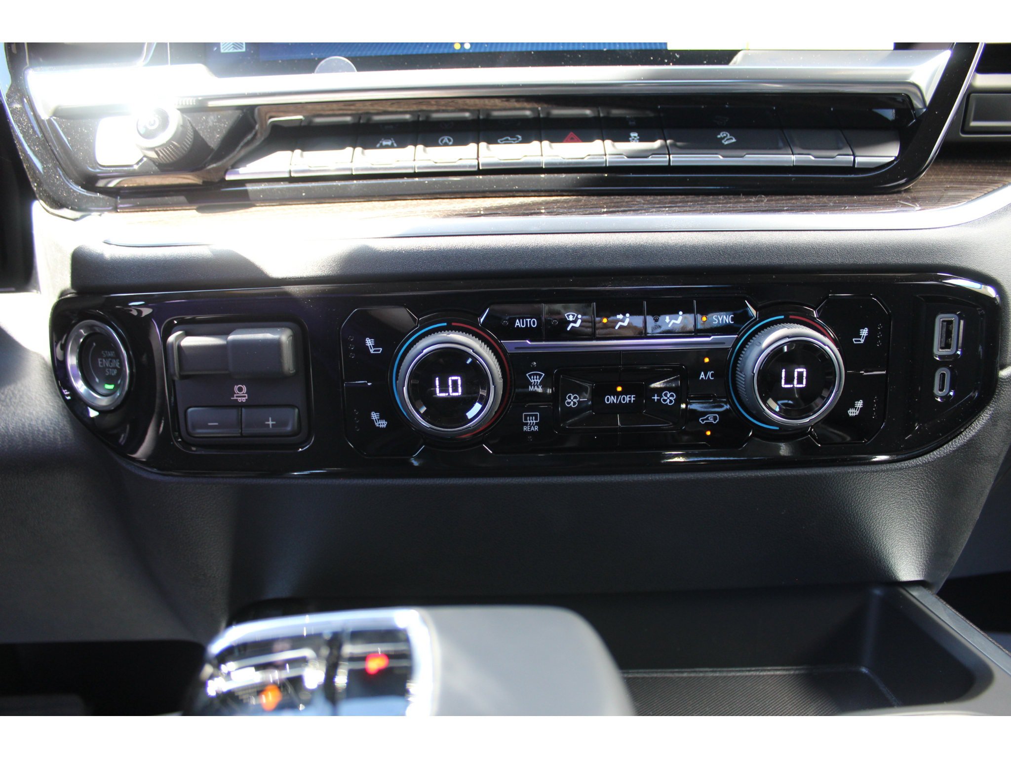 New 2026 Chevrolet Silverado 1500 RST AWD/4WD image 12