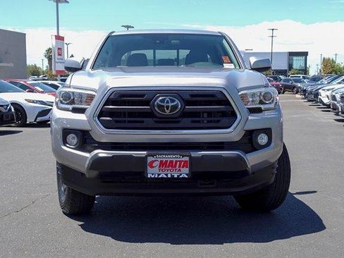 Used 2018 Toyota Tacoma SR5 RWD image 3