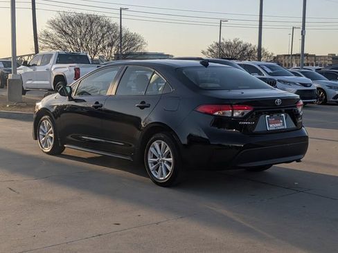 Used 2024 Toyota Corolla LE w/ LE Convenience Package image 9