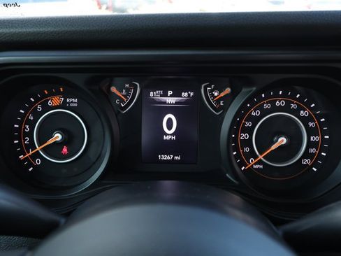 Used 2025 Jeep Wrangler Sport AWD/4WD image 12