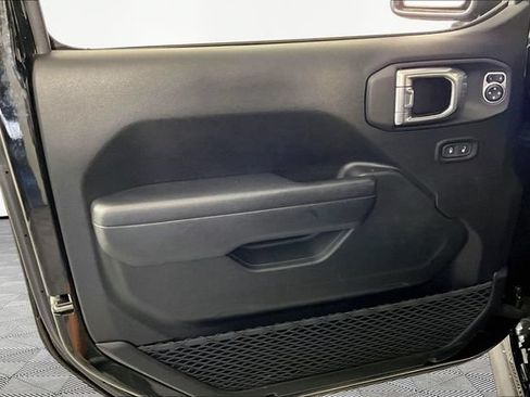 Used 2023 Jeep Wrangler Unlimited AWD/4WD image 17