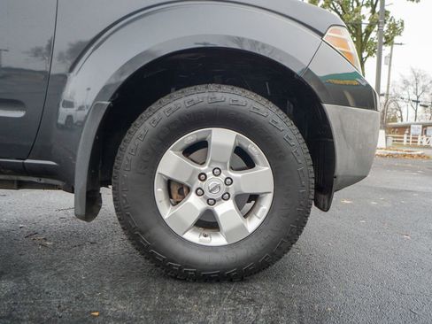 Used 2012 Nissan Frontier SV image 5