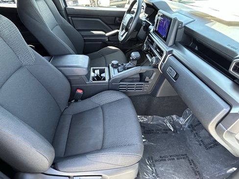 Certified 2026 Toyota 4Runner SR5 AWD/4WD image 10