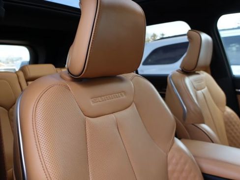 Used 2025 Jeep Grand Cherokee Summit w/ Obsidian Package image 50