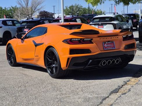 Used 2023 Chevrolet Corvette Z06 w/ Stealth Interior Trim Package RWD image 4