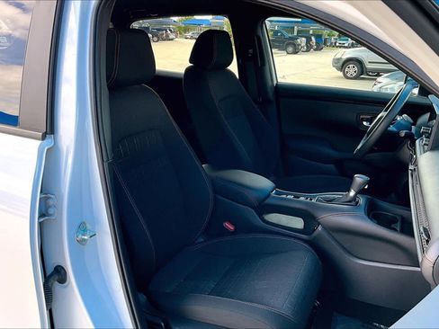 Used 2024 Honda HR-V Sport image 9