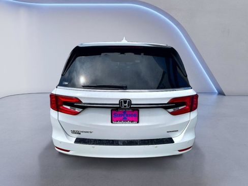 Used 2024 Honda Odyssey Touring image 3
