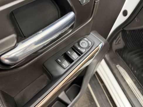 Used 2022 Chevrolet Silverado 1500 LT RWD image 13