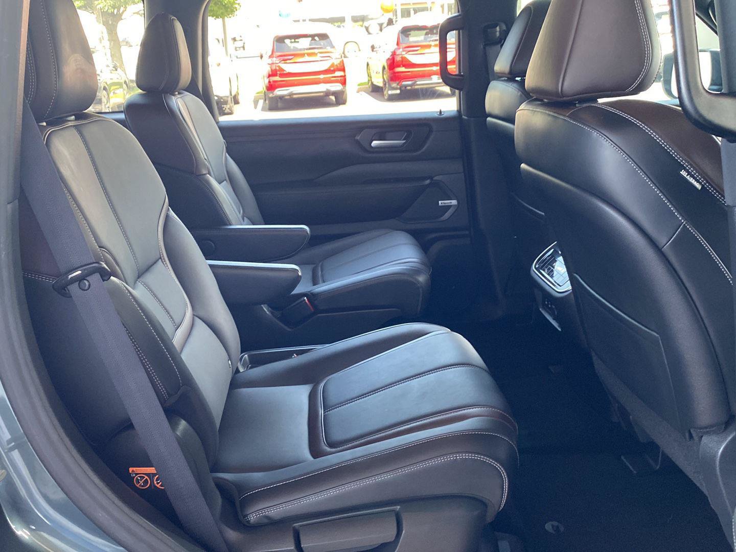 Certified 2025 Nissan Armada SL w/ Captain's Chari Seat Package RWD image 31