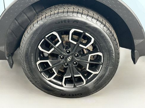 Used 2022 Hyundai Santa Cruz SEL Premium w/ Cargo Package AWD/4WD image 9