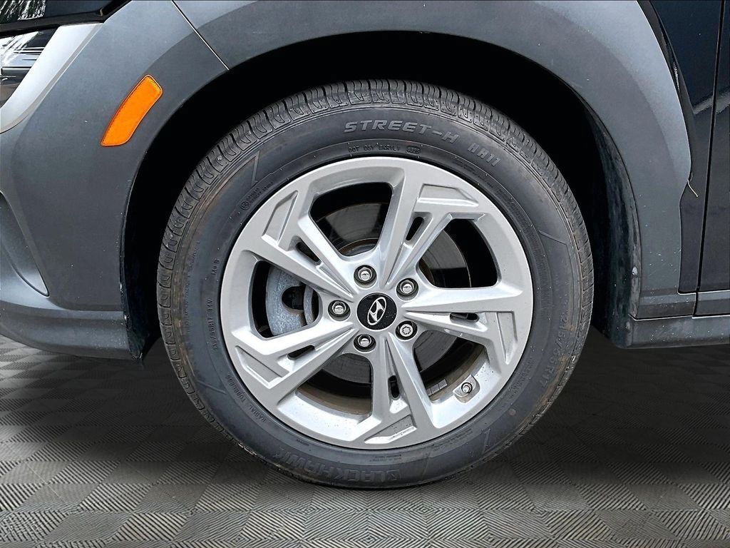 Used 2023 Hyundai Kona SEL w/ Cargo Package AWD/4WD image 28
