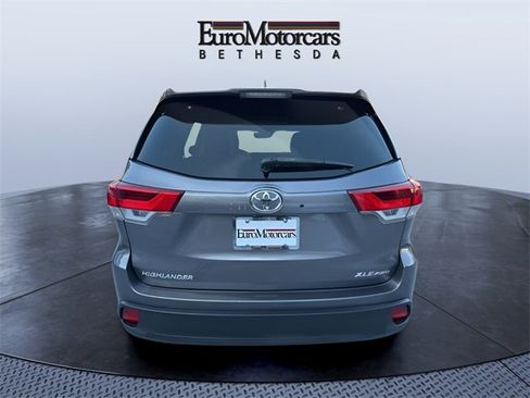 Used 2017 Toyota Highlander XLE image 4