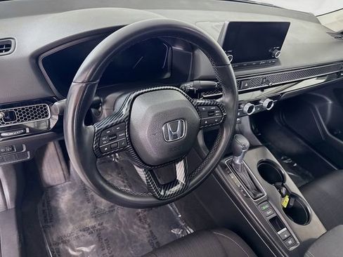 Used 2022 Honda Civic EX image 9
