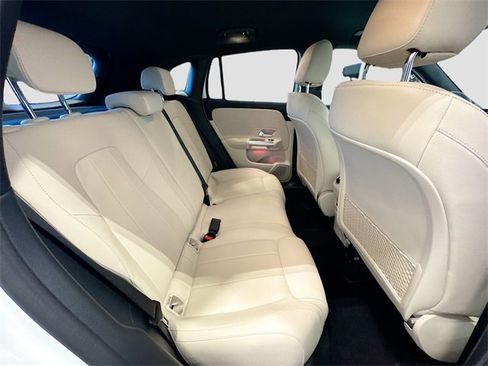 Certified 2025 Mercedes-Benz GLA 250 4MATIC image 27