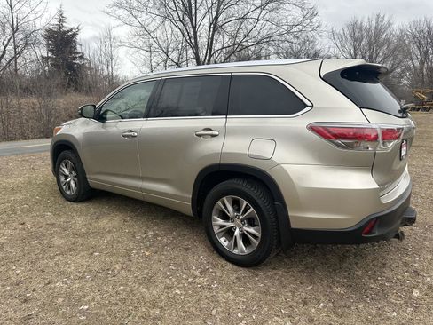 Used 2015 Toyota Highlander XLE image 4