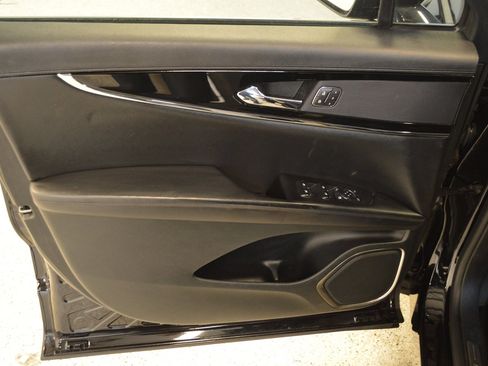 Used 2023 Lincoln Nautilus AWD w/ Premium Package image 14