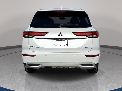Used 2024 Mitsubishi Outlander SE FWD image 6