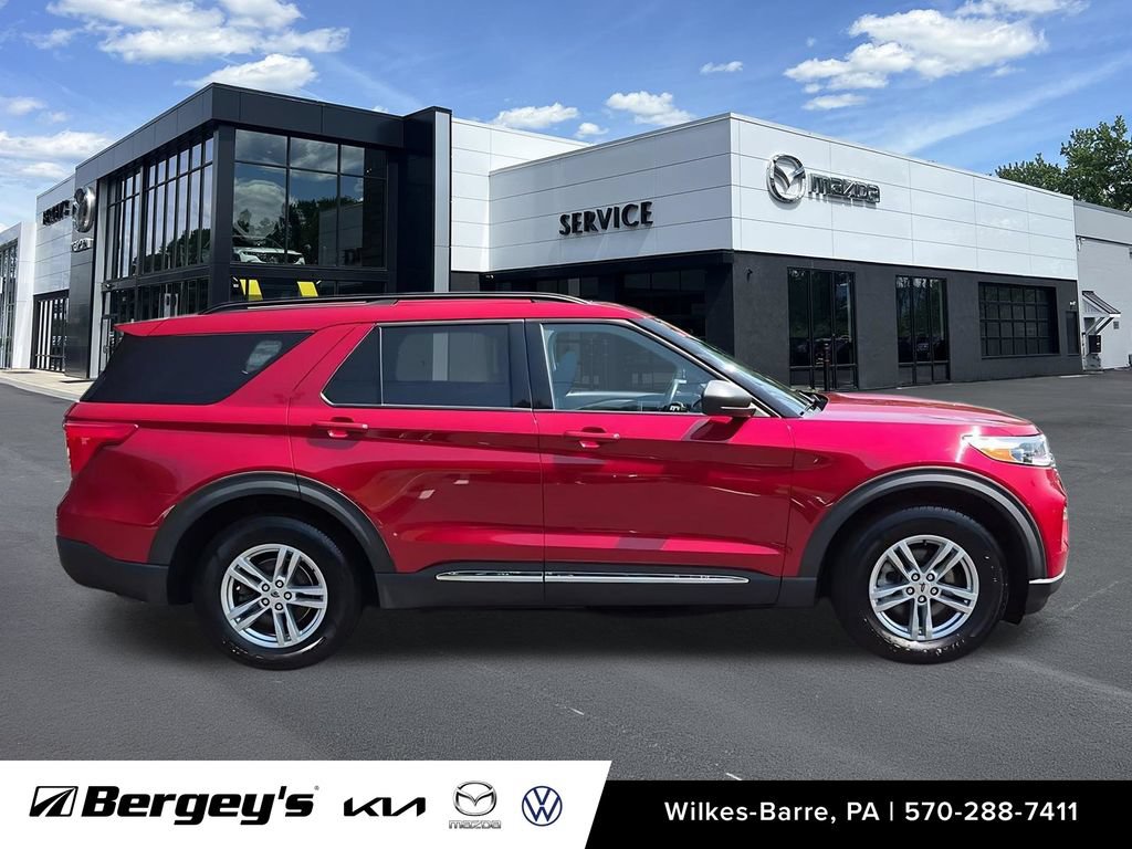 Used 2021 Ford Explorer XLT w/ Equipment Group 202A AWD/4WD image 5