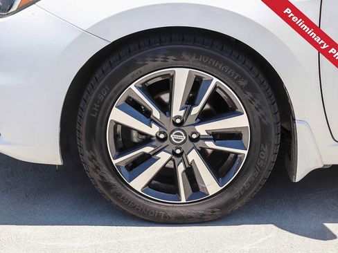 Used 2020 Nissan Versa SV FWD image 11